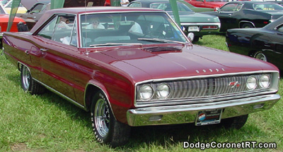 1967 Dodge Coronet R/T. Photo from 2001 Mopar Nationals - Columbus, Ohio.