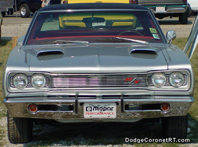 1969 Dodge Coronet R/T. Photo from 2002 Mopar Nationals - Columbus, Ohio.